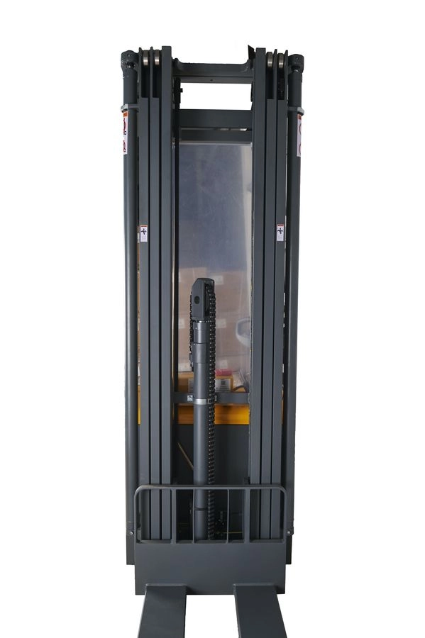 Штабелер самоходный 1,5 т 5,6 м XILIN CDDR15-III 24/200 В/Ач