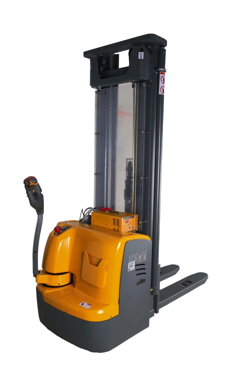 Штабелер самоходный 1,5 т 5,6 м XILIN CDDR15-III Li-ion 24/230 В/Ач контроль скорости