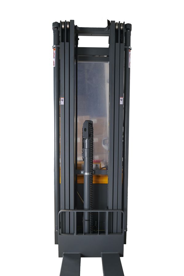 Штабелер самоходный 1,5 т 5,6 м XILIN CDDR15-III 24/200 В/Ач (сопровождаемый)