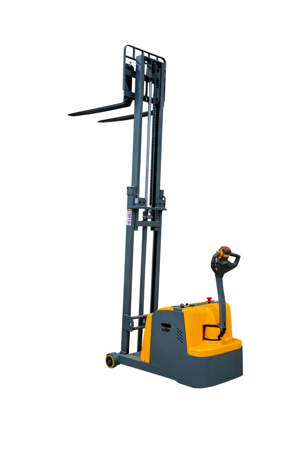 Штабелер самоходный 1,0 т 3,0 м XILIN CPD10W с наклоном мачты и противовесом 24/105 В/Ач