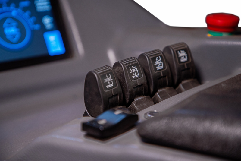 Ричтрак электрический с кабиной TOR 2,0 т 8,6 м CQD20-D Li-ion