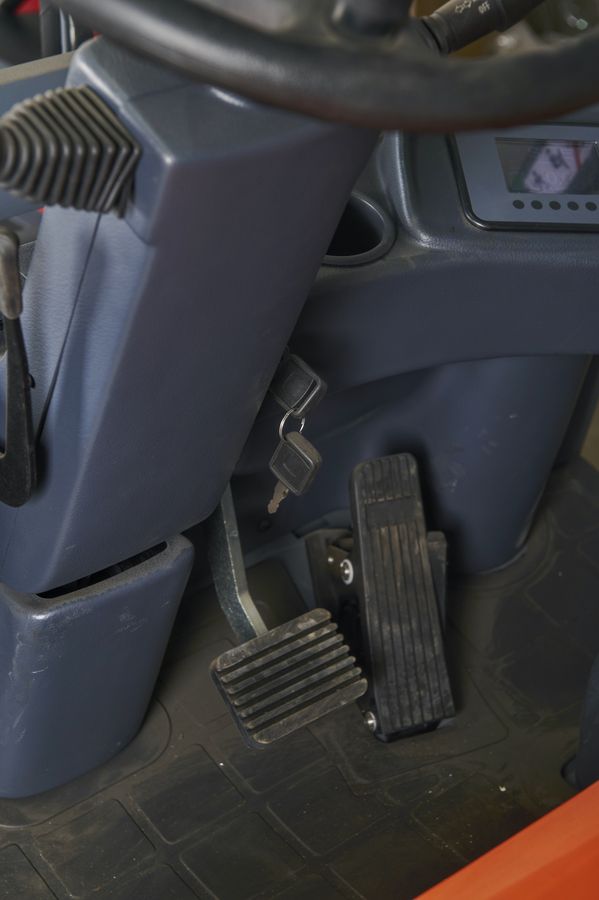 Погрузчик электрический трехопорный TOR 2,0 т 3,5 м CPD20SA-20 сайдшифт