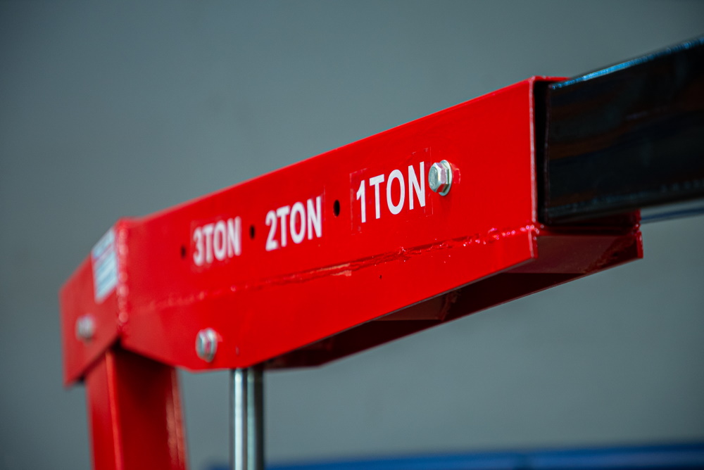 Кран гидравлический TOR TL1001-3 3 т 0–2350 мм складной