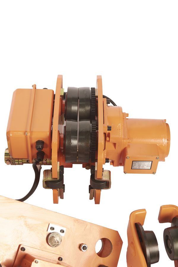 Таль передвижная с уменьшенной строительной высотой  5,0т  6м 380В электрическая цепная TOR HHBDSL-02