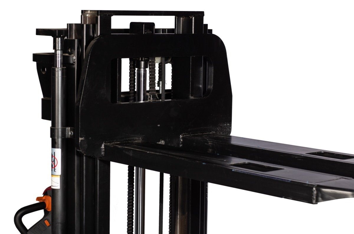 Штабелер электрический самоходный 1,6 т - 4,6 м Вилы: 1150 , АКБ Свинцово - кислотная, CL1646GP SIBLINE