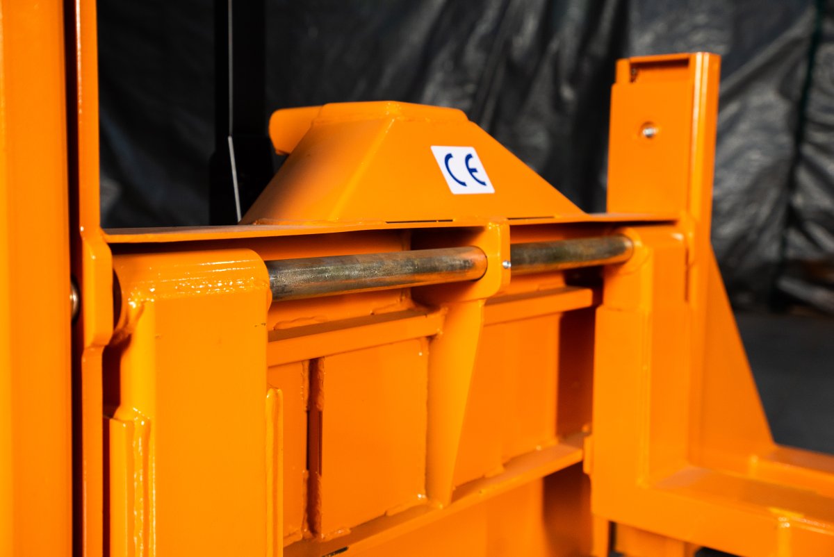 Тележка гидравлическая для бездорожья 1500 кг 800 мм резиновые колеса TOR RHW