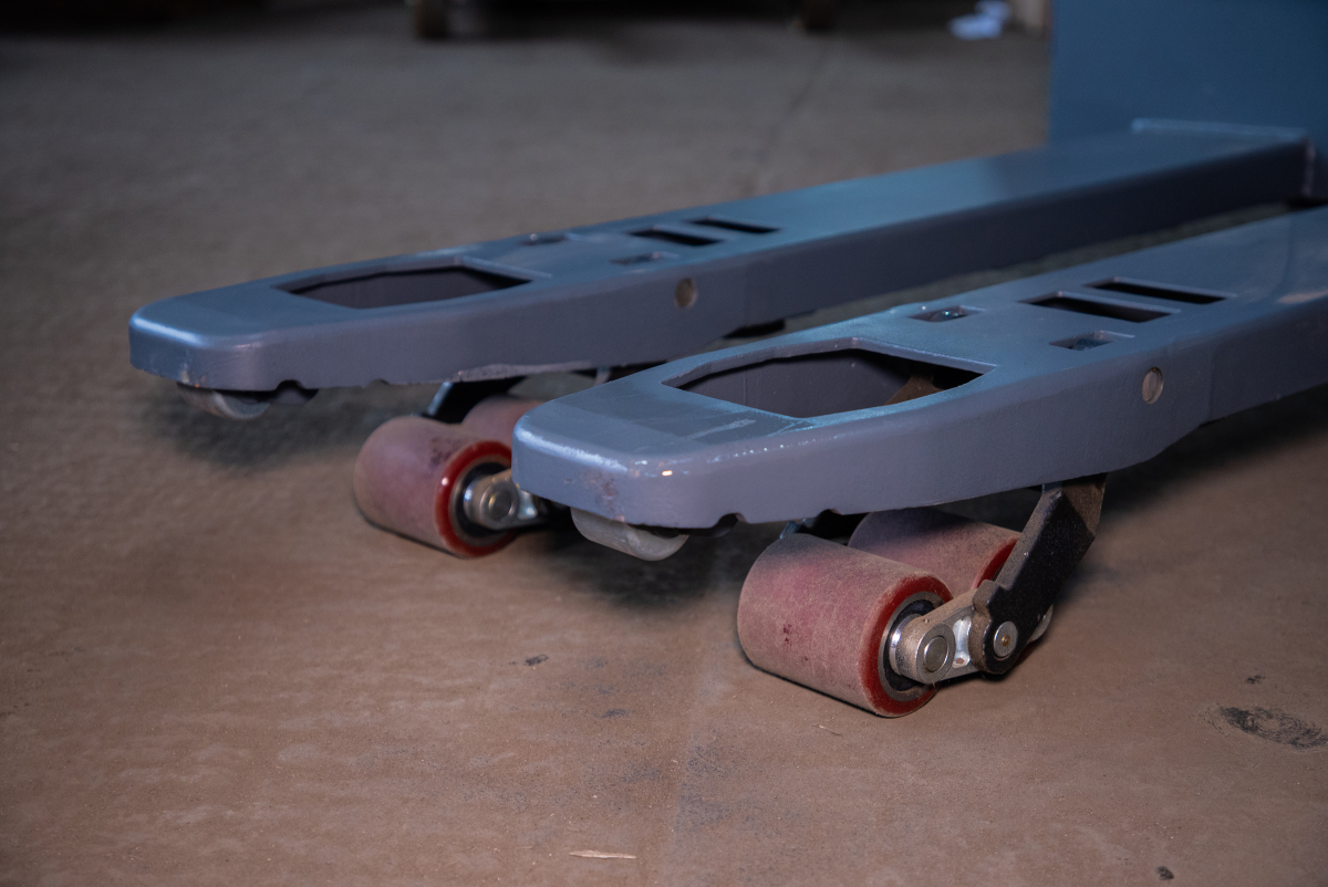 Тележка электрическая 2000 кг 1150 мм XILIN CBD20L с закрытой платформой 24/280 В/Ач