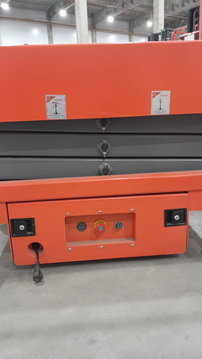 Подъемник ножничный передвижной аккумуляторный 240 кг, 3/5 м, 12/100 В/Ач TOR GTJY DC