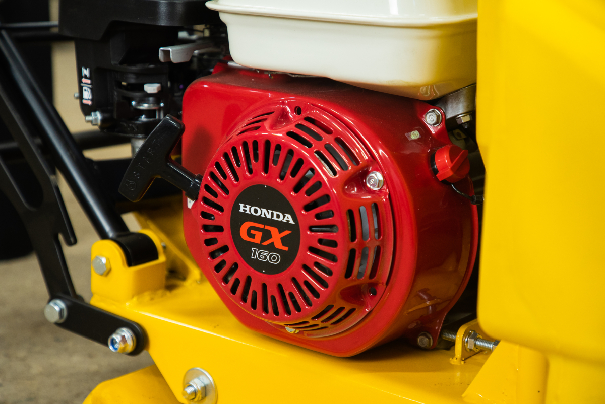 Виброплита 85 кг, 13кН (Honda) бак, коврик, колесный комплект TOR T-80