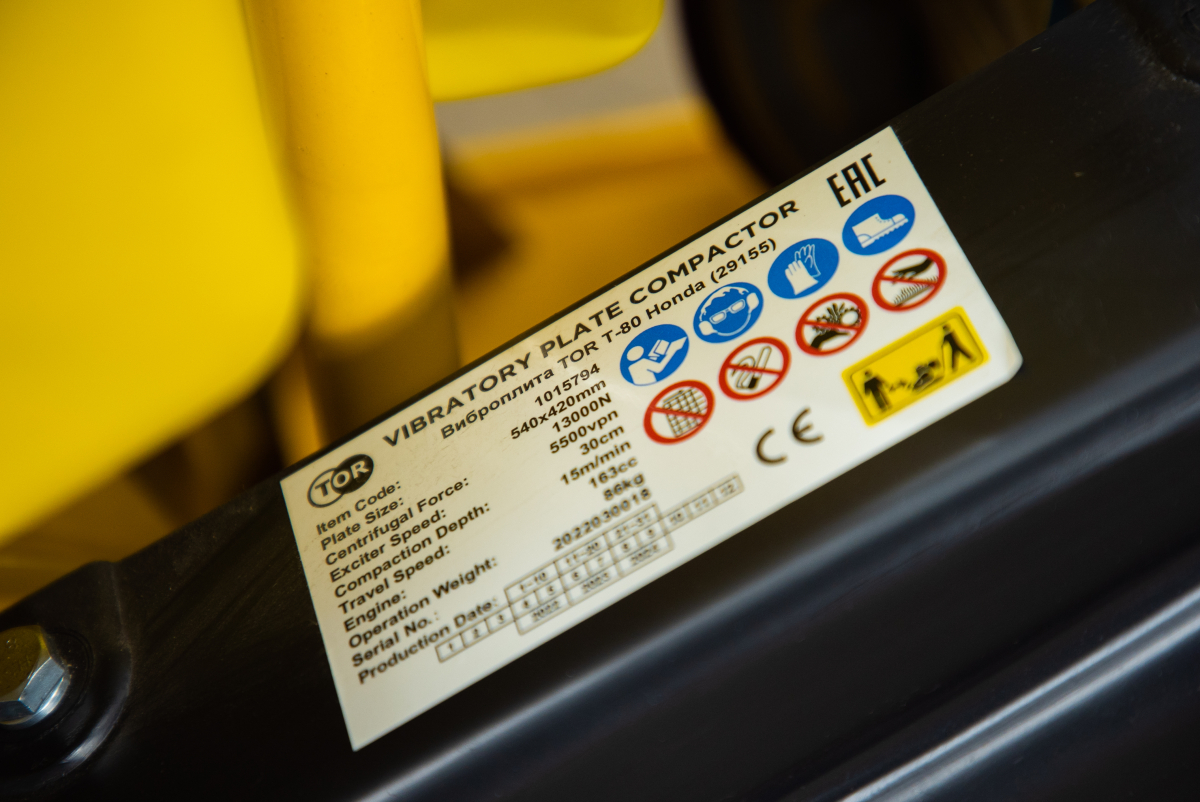 Виброплита 85 кг, 13кН (Honda) бак, коврик, колесный комплект TOR T-80