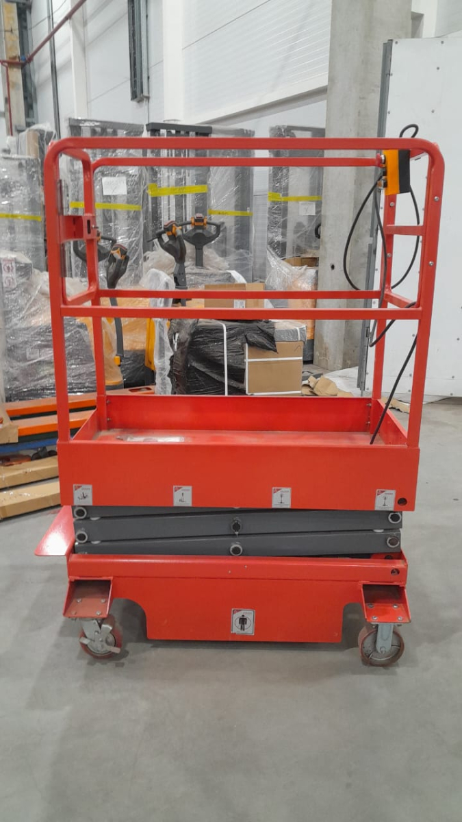 Подъемник ножничный передвижной аккумуляторный 240 кг, 3/5 м, 12/100 В/Ач TOR GTJY DC