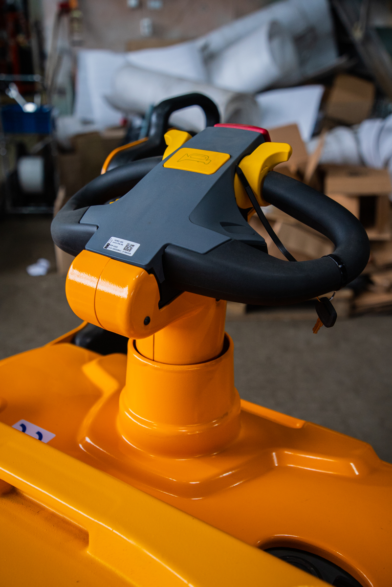 Тележка электрическая 2000 кг 1150 мм XILIN CBD20L с закрытой платформой 24/280 В/Ач