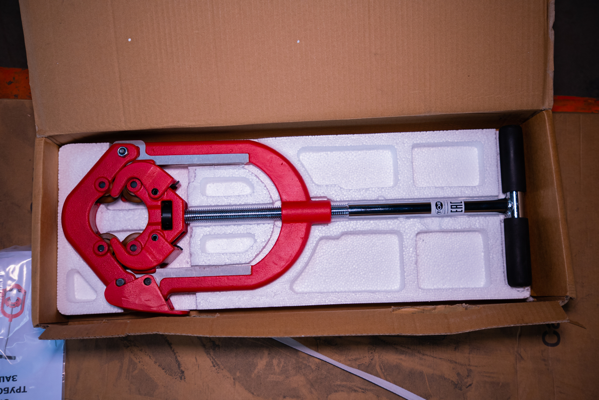 Труборез с хомутной защелкой TOR GH4S для стальных труб 2- 4