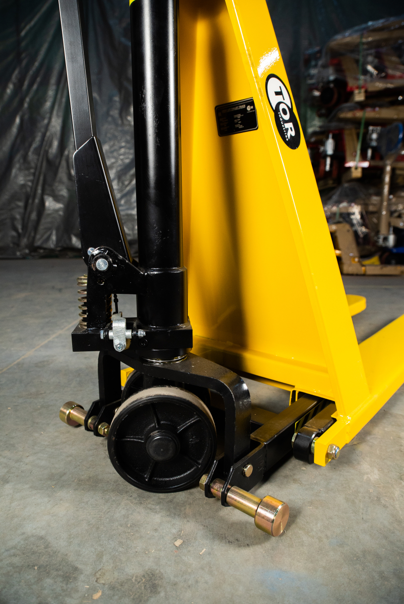 Тележка гидравлическая с ножничным подъемом 1500 кг 1150 мм полиуретановые колеса TOR HLS1500Q