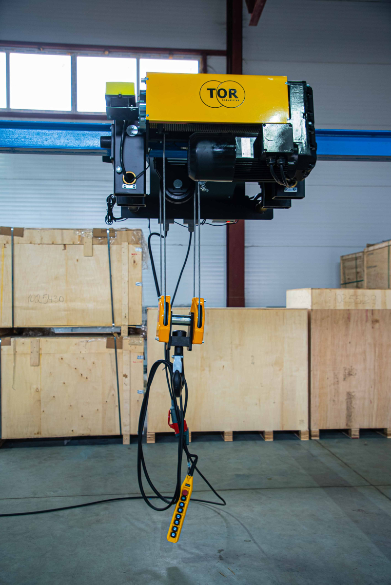 Таль передвижная двухскоростная с уменьшенной строительной высотой  3,2т  6м 4/1 380В электрическая канатная TOR SHA8 2D