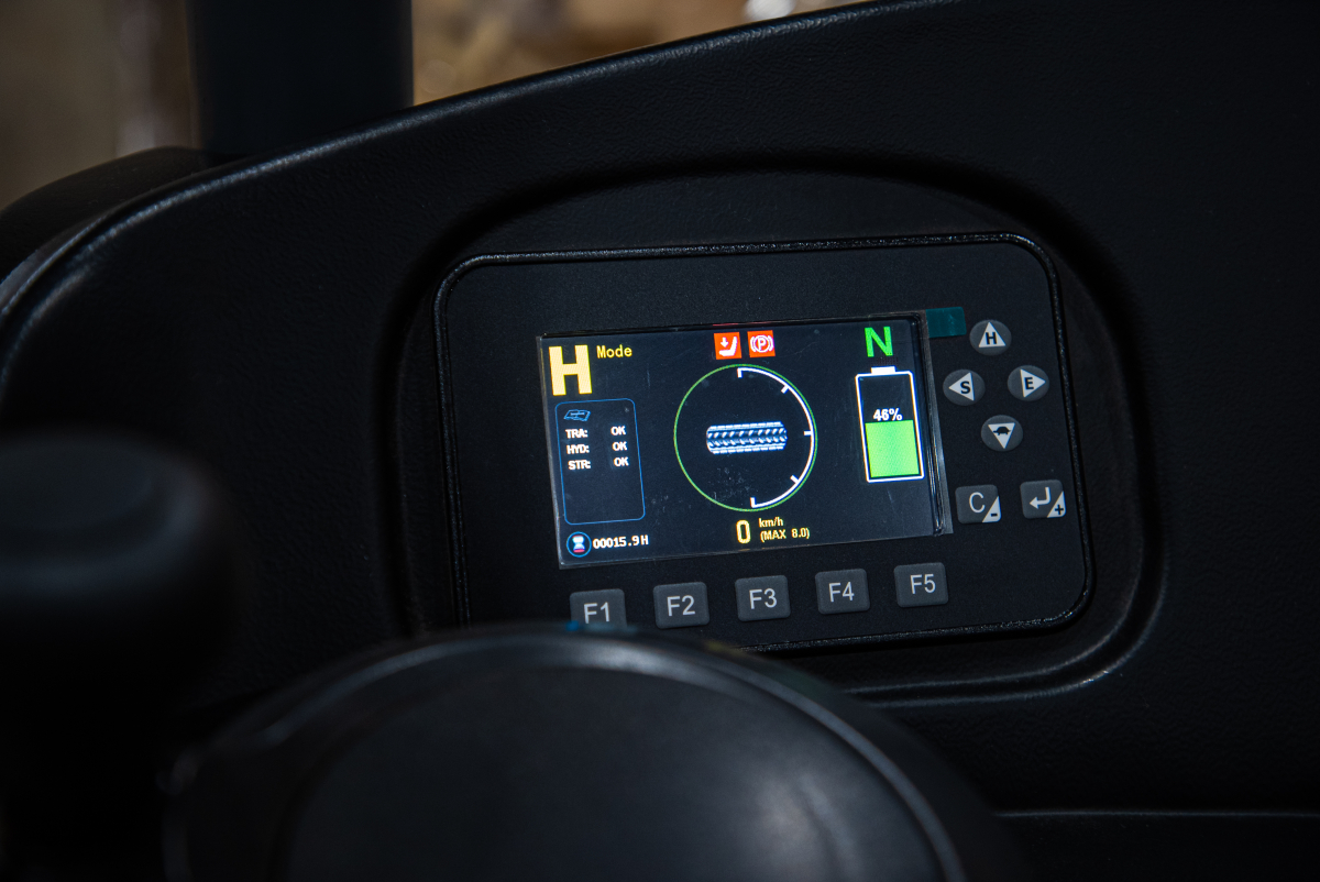 Ричтрак электрический с кабиной TOR 1,5 т 8,0 м CQD15