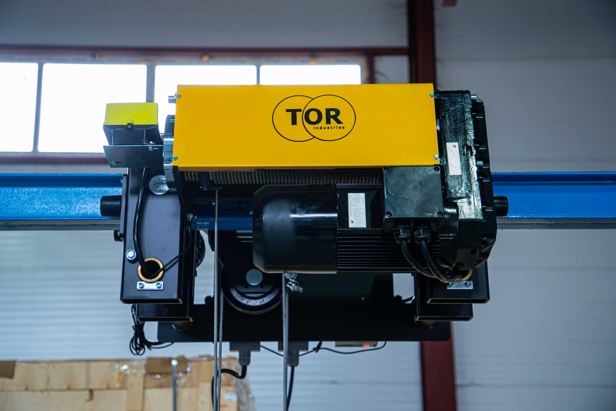 Таль передвижная двухскоростная с уменьшенной строительной высотой  3,2т  6м 4/1 380В электрическая канатная TOR SHA8 2D