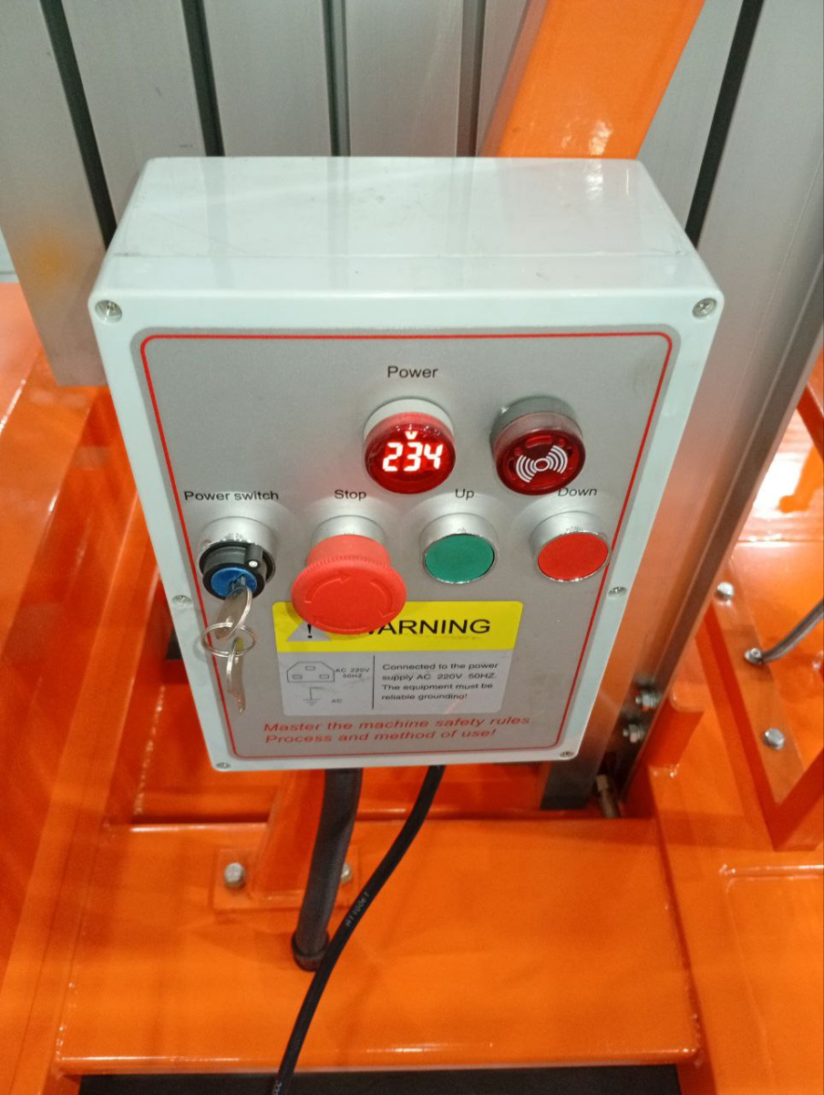 Подъемник мачтовый аккумуляторный 250 кг, 12/14 м, 24/80 В/Ач TOR GTWY12-320 DC 3-мачтовый