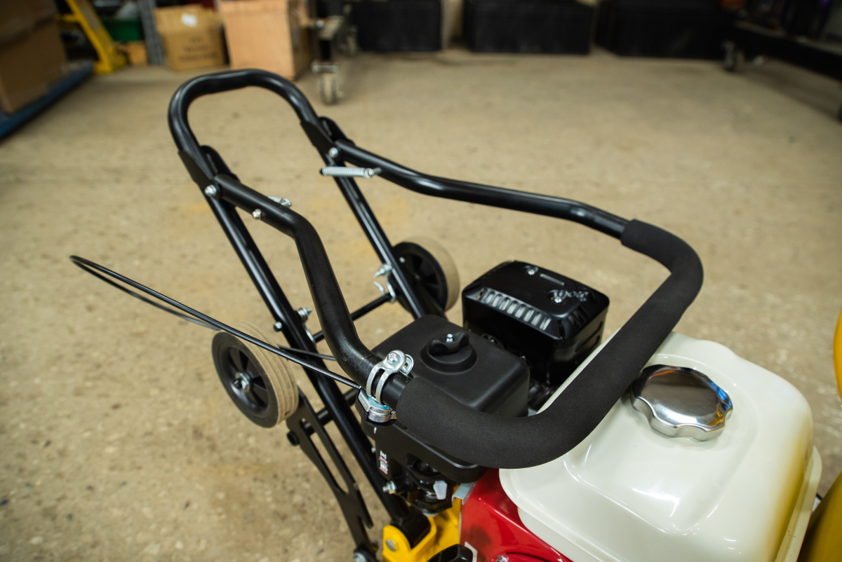 Виброплита 85 кг, 13кН (Honda) бак, коврик, колесный комплект TOR T-80