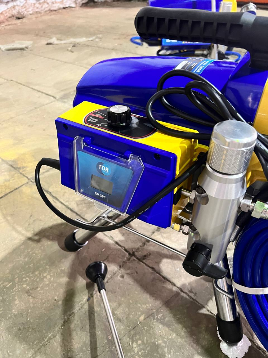 Окрасочный аппарат поршневой 290 бар, 4 л/мин, 2,8 кВт, 220 В  TOR GD-595