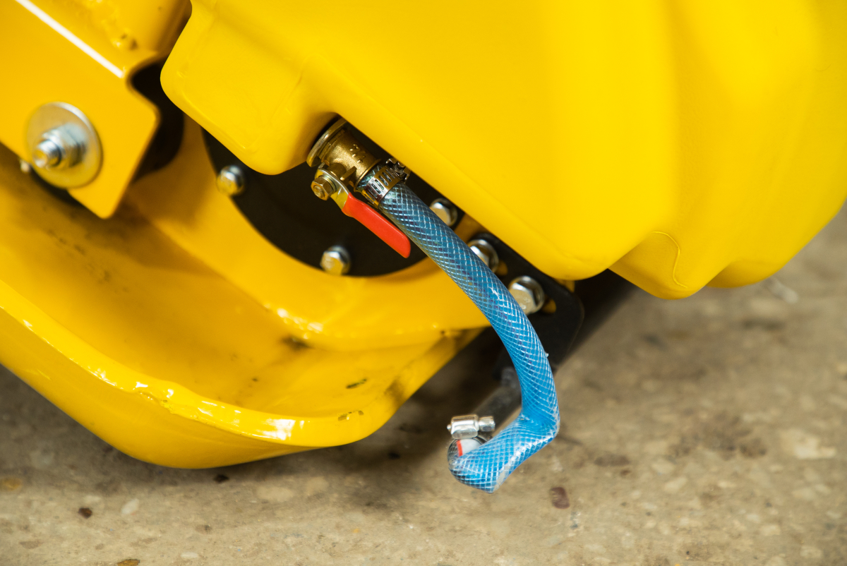 Виброплита 85 кг, 13кН (Honda) бак, коврик, колесный комплект TOR T-80