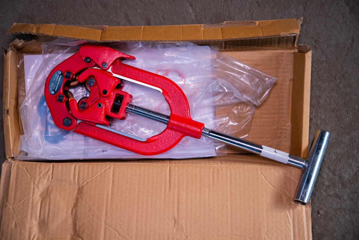 Труборез с хомутной защелкой TOR GH2S для стальных труб 1/2- 2 1/2