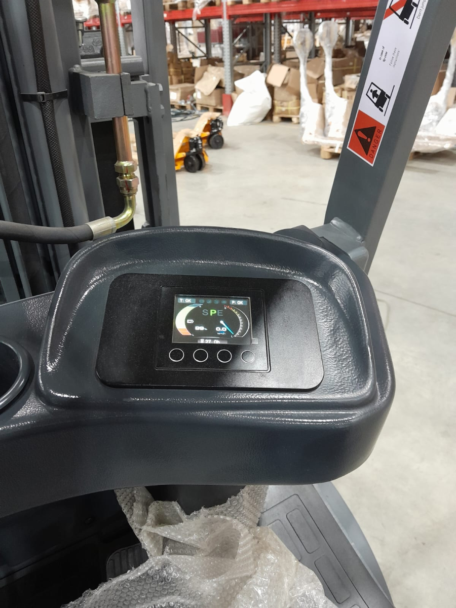 Погрузчик электрический четырехопорный TOR 2,0 т 4,5 м FB20R сайдшифт, своб. ход мачты