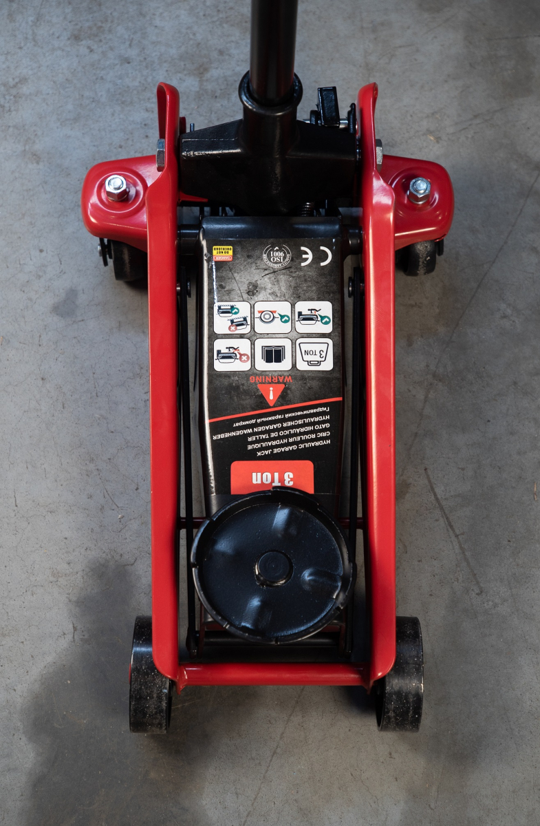 Домкрат гидравлический подкатной  3 т, 135-460 мм TOR TOR LT-FJ830003A-19