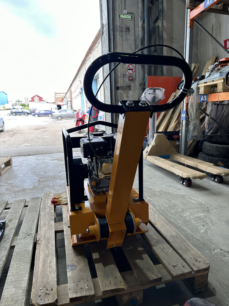 Виброплита 90 кг, 23 кН (Loncin) без бака TOR C-90