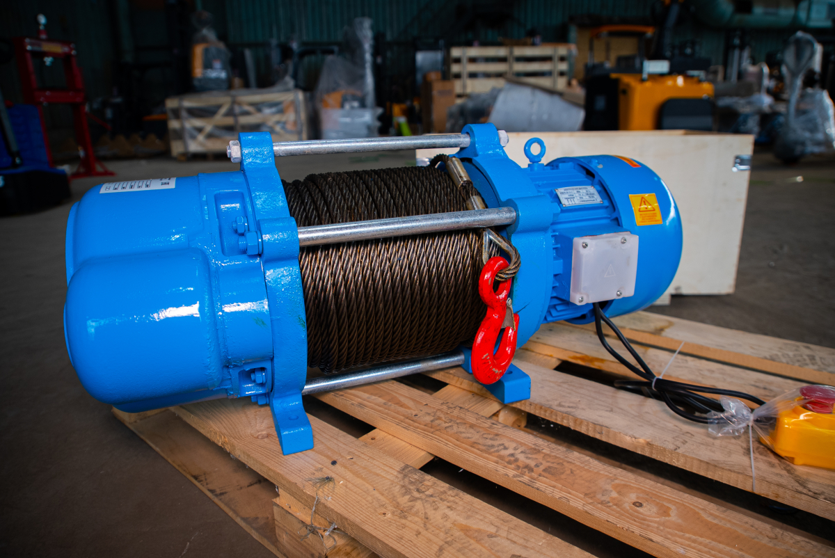 Лебедка электрическая 1000кг  70м с канатом 380В TOR KCD