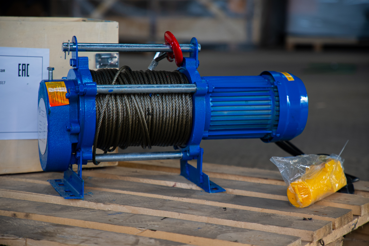 Лебедка электрическая  500 кг 100 м с канатом 220 В TOR KCD